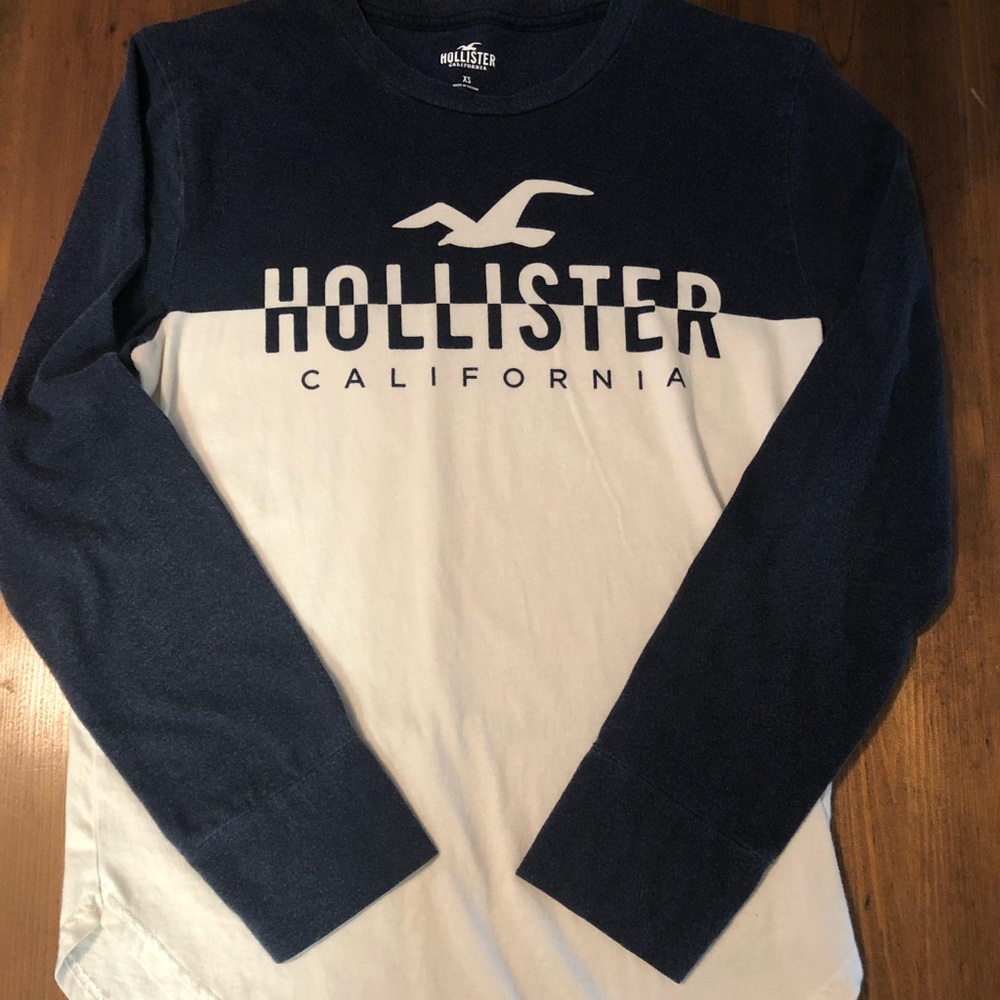 Mens Hollister size XS long sleeved t shirt
